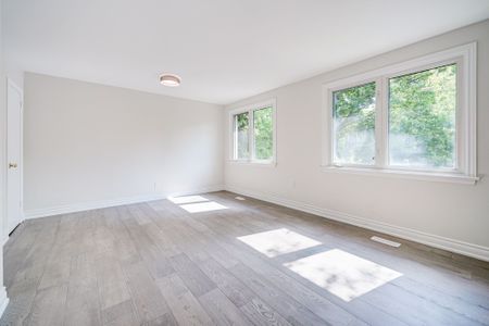 For Lease - 88 Miller Road, Oakville, Ontario - Photo 2