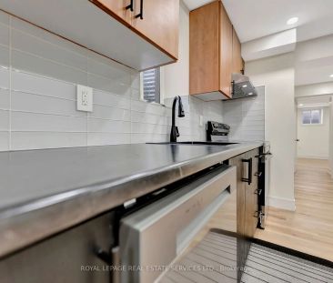 Detached Home For Lease | W9044225 - Photo 4