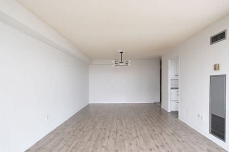 For Lease - 30 Harding Boulevard Unit# 1002, Richmond Hill, Ontario - Photo 2