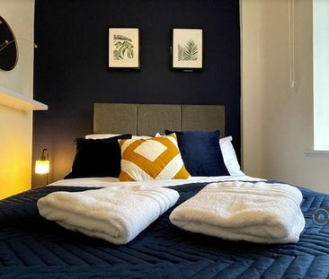 4 bedroom semi-detached house to rent - Photo 6