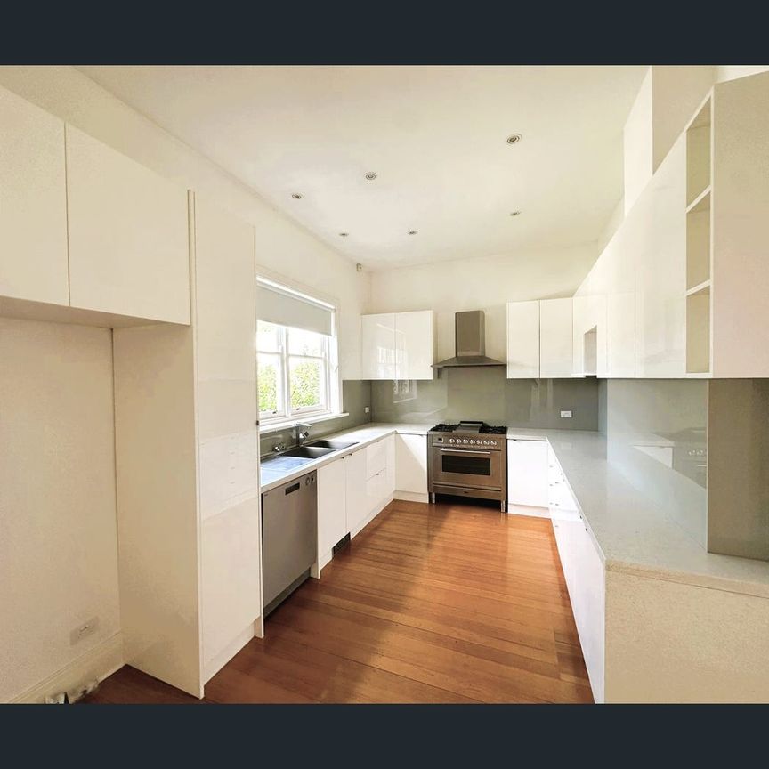 4 Oakleigh Road, Ormond, Vic 3204 - Photo 1