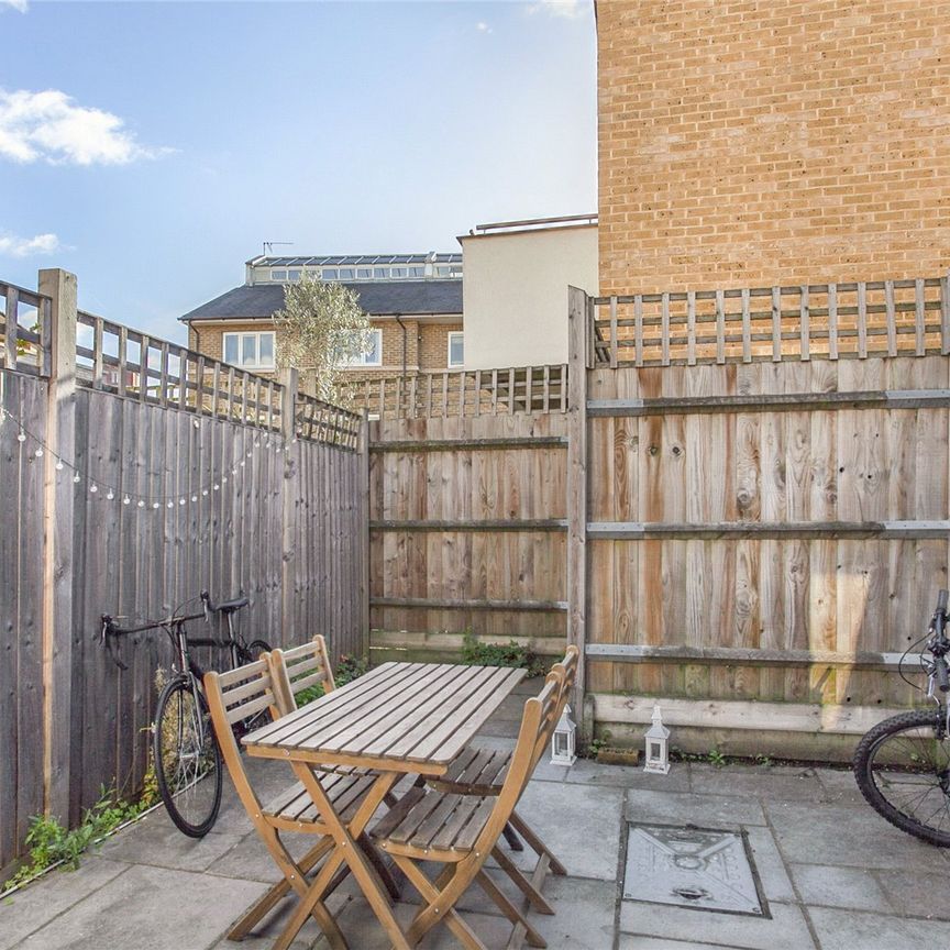 Douro Street, Bow, London, E3 2TS - Photo 1