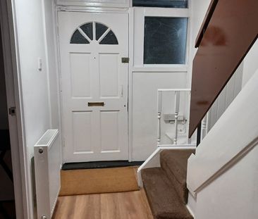 Room in a Shared Flat, Dundee House, W9 - Photo 4