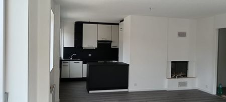 Magnifique appartement de 4,5 pièces avec cheminée au cœur du Locle - Photo 2