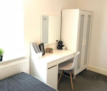1 bedroom in a house share to rent - Photo 5