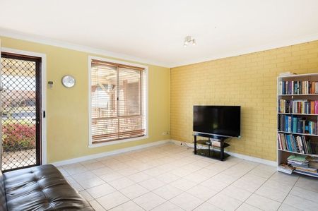 Home For Rent - Photo 3