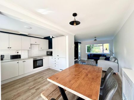 3 bedroom terraced house to rent - Photo 2