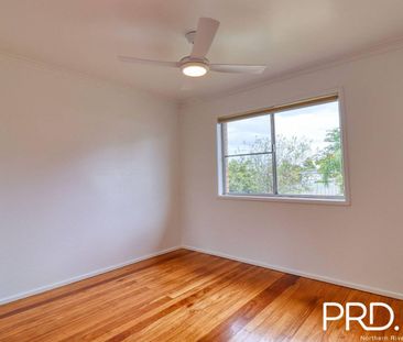 Tastefully Renovated 3 bedroom unit - Photo 6