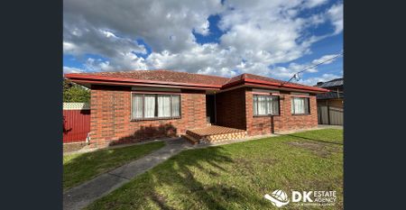 Family Home in Prime Sunshine West Location - Photo 2
