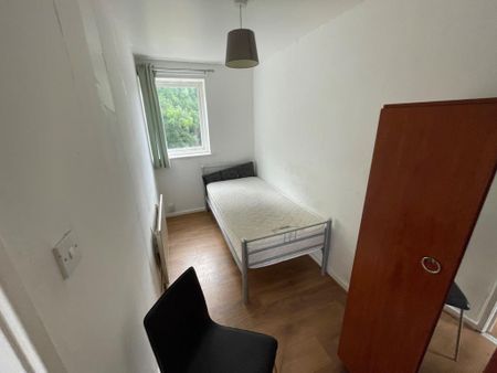 5 bedroom terraced house to rent - Photo 3