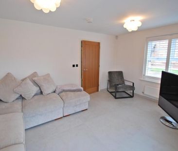 3 bedroom semi-detached house to rent - Photo 2