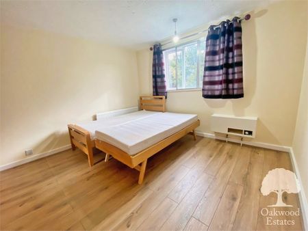 2 bed flat to rent in Alexandra Road, Hounslow, TW3 - Photo 2