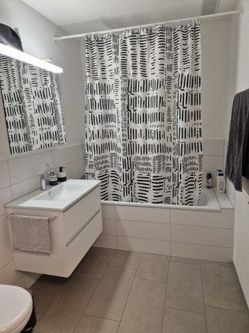 Modern 4 1/2-room apartment with cozy balcony - Foto 5