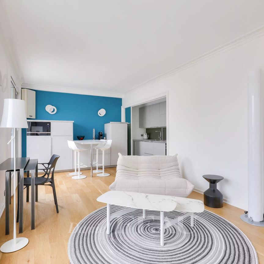 Location appartement, Paris 16ème (75016), 2 pièces, 41.88 m², ref 85570606 - Photo 1