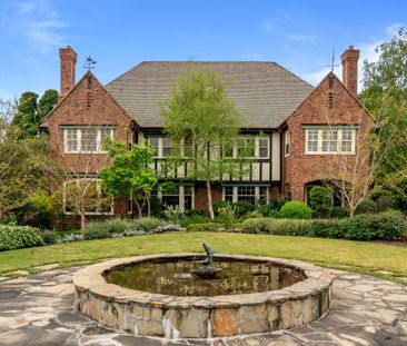 Furnished & Timeless Charm Meets Modern Luxury in Historic Kooyong ... - Photo 3
