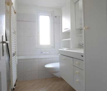 "Balkonwohnung mit Parkiermöglichkeit an zentraler Lage" - Photo 5