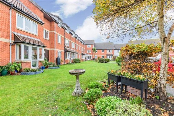 1 bedroom retirement property to rent - Photo 1