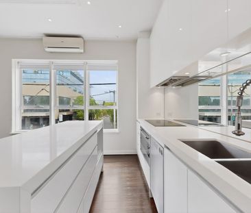 Convenient location, modern kitchen and bathroom - Photo 3