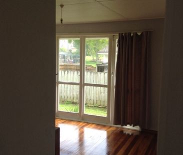 Wonderful Sunny Home in Waiuku - Photo 2