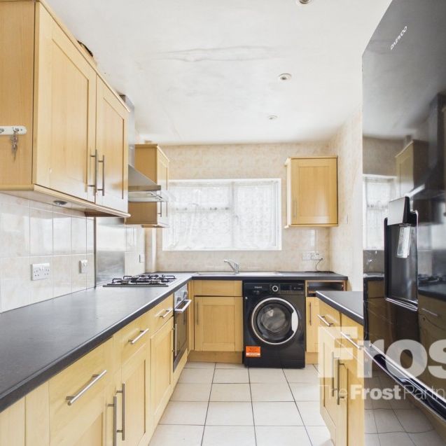 Vernon Road, Feltham,TW13 - Photo 1