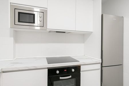 Carrer dEstruch, L'Hospitalet de Llobregat, Catalonia 08904 - Photo 4