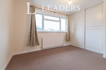 2 bedroom house to rent Eastbourne Avenue, Stevenage, Hertfordshire, SG1 - Photo 4