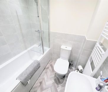 2 bedroom semi-detached house to rent - Photo 6