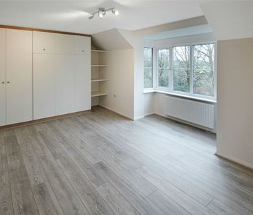 Snowdon Drive, Kingbury, NW9 - Photo 2