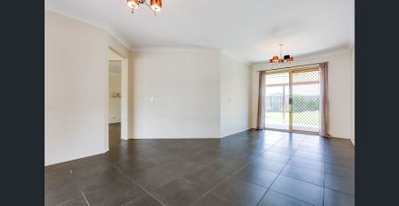 Available Soon Walk to Bus Stop and Calamvale Community College. - Photo 5