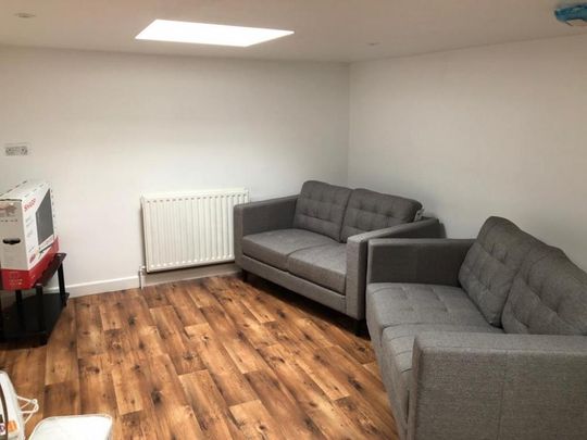 1 bedroom in a house share to rent - Photo 1