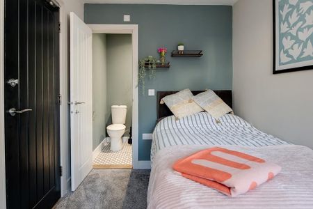 6 bedroom house of multiple occupation to rent - Photo 4