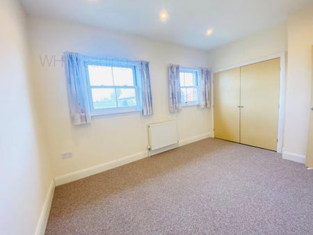 2 bedroom townhouse to rent - Photo 3