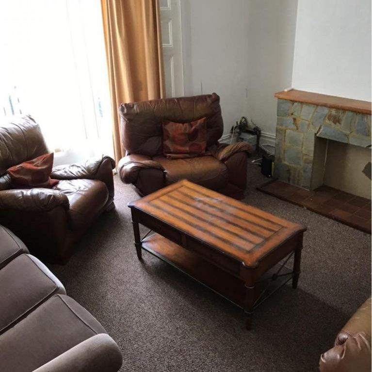 4 bedroom house to rent - Photo 1