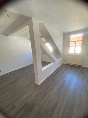 4 Raum Wohnung Zwickau Zentrum Dachgeschoss ab sofort zu vermieten - Photo 1