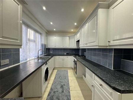 Tavistock Road, Reading, Berkshire, RG2 - Photo 3