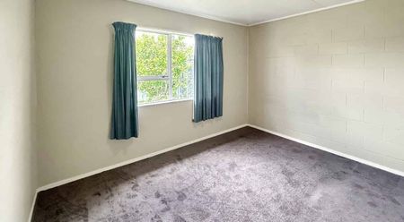 MASTERTON - 2 BEDROOMS - Photo 2