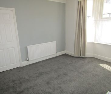 3 bed Terraced - To Let - Photo 5