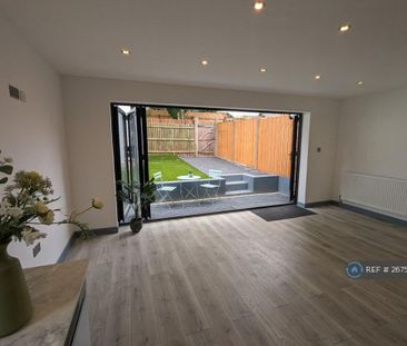 3 bedroom end of terrace house to rent - Photo 3