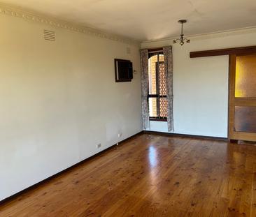 Brunswick West, VIC - Photo 2