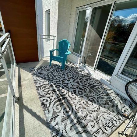 Magnifique 3 ½ + espace bureau TOUT INCLUS - lumineux - stationnement : 1535$/mois - Photo 4