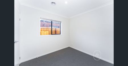 18 Mistletoe Drive, Strathtulloh, Vic 3338 - Photo 5