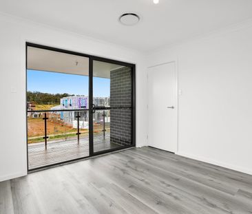 Young Luxury Home - Photo 2