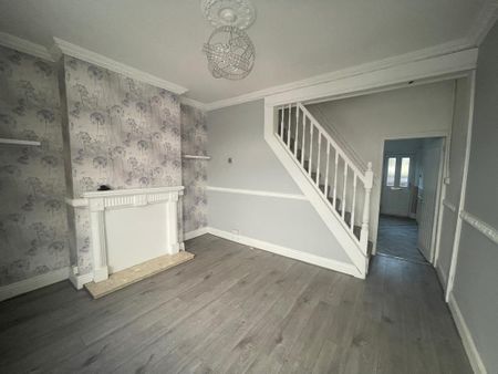 2 bedroom terraced house to rent - Photo 4