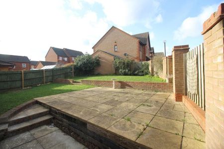 4 bedroom detached house to rent - Photo 4