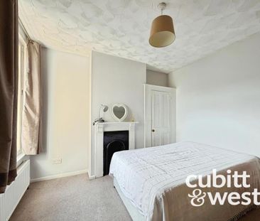 3 bedroom terraced house to rent - Photo 3