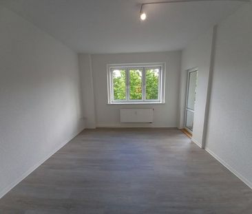 Eine 3 Raumwohnung mit Balkon- frisch renoviert wartet sie auf ihre... - Photo 1