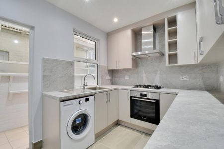 3 bedroom terraced house to rent - Photo 3