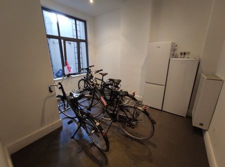 Gemeubelde studentenkamer met badkamer op toplocatie! - Photo 5