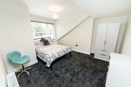 Cliff Mount, Hyde Park, Leeds - Photo 2