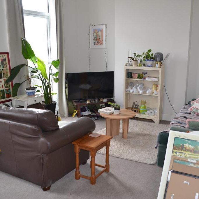 3 bedroom flat to rent - Photo 1